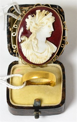 Lot 185 - A 22ct gold band ring, together with a 9ct gold cameo brooch (2)