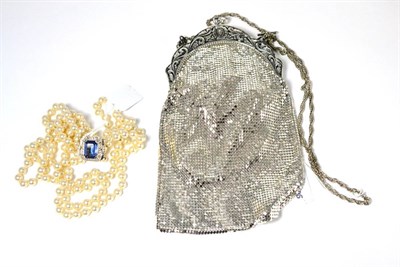 Lot 275 - A costume jewellery pearl and blue stone choker necklace and evening bag (2)