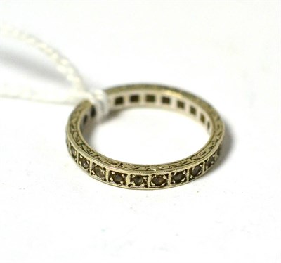 Lot 408 - An eternity ring