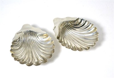 Lot 443 - A pair of silver shell form pin dishes