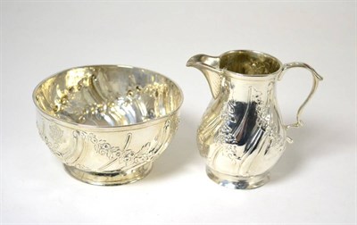 Lot 469 - A silver cream jug and sugar bowl