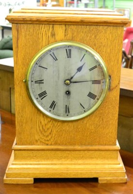 Lot 532 - Oak mantel clock with silver dial