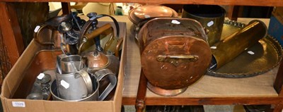 Lot 1029 - A group of metal ware including a pair of Art Nouveau pewter chamber sticks (a.f.), brass shell...