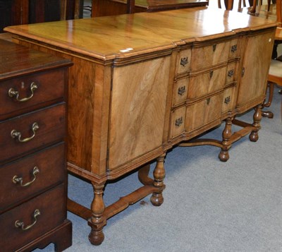 Lot 1271 - A walnut sideboard