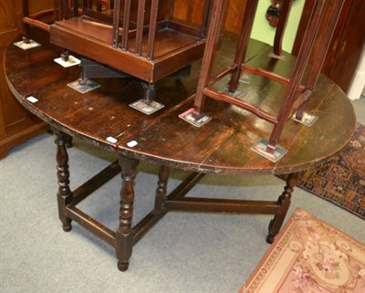 Lot 1282 - An early 18th century oak table