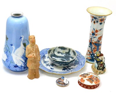 Lot 19 - Fukagawa goose vase and assorted Oriental items