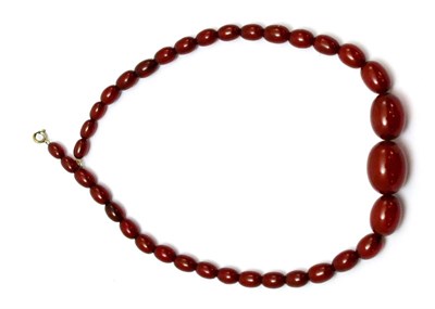 Lot 88 - An amber necklace