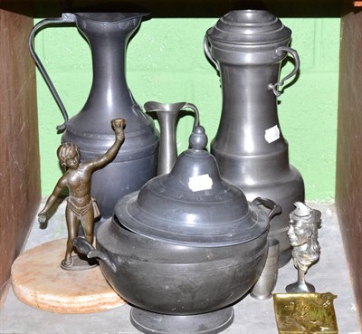 Lot 153 - A group of pewter and a small 19th century brass ashtray cast with gun dogs