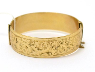 Lot 268 - A 9ct gold bangle