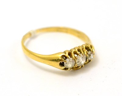 Lot 295 - A diamond three stone ring