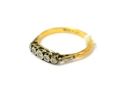 Lot 297 - A diamond five stone ring