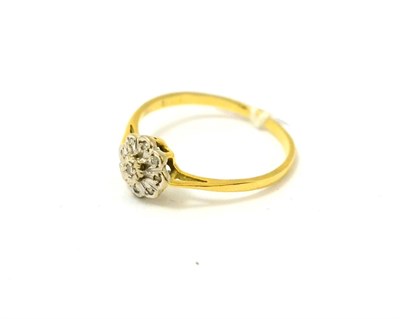 Lot 299 - A diamond cluster ring