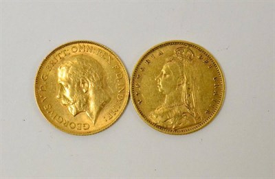 Lot 300 - A 1913 half sovereign and a Victorian 1892 half sovereign (2)