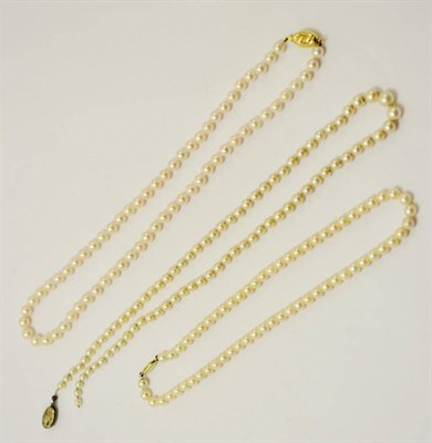 Lot 385 - Three cultured pearl necklaces