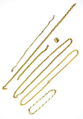 Lot 415 - A quantity of 9ct gold and other chain and jewellery (mainly a.f.)