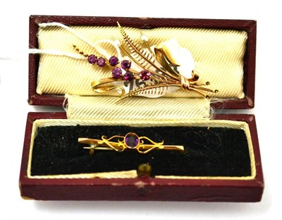 Lot 421 - A 9ct gold garnet and cultured pearl spray brooch, a bar brooch (a.f.) and a loose garnet (3)