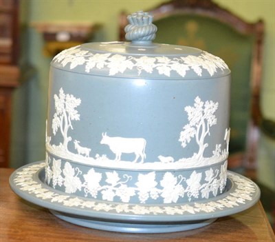 Lot 546 - A large Jasperware cheese dome