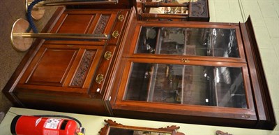 Lot 1421 - Mahogany bookcase cabinet with glazed upper section