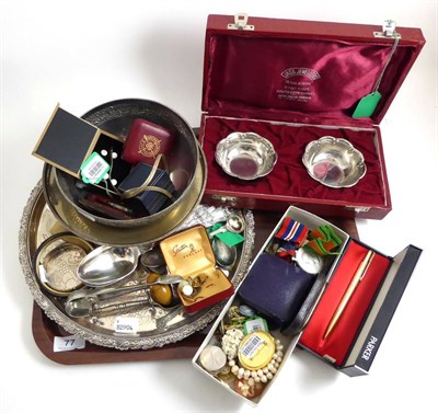 Lot 77 - A quantity of costume jewellery and plated ware and a Parker pen