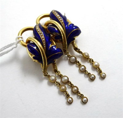 Lot 137 - A blue enamel and split seed pearl double leaf and scroll brooch