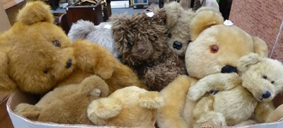 Lot 1081 - A Steiff jointed teddy bear, two Merrythought bears and others