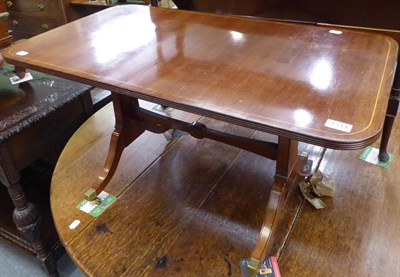 Lot 1314 - An inlaid mahogany coffee table