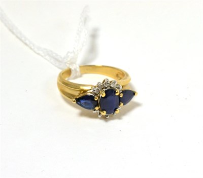Lot 218 - A sapphire ring