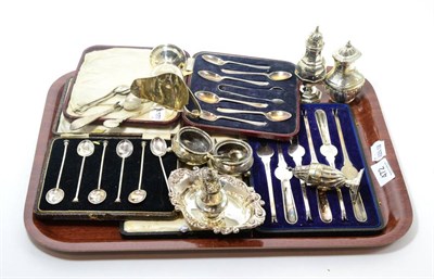 Lot 472 - A group of silver including a cased set of tea spoons, a cased set of coffee spoons, a pair of...