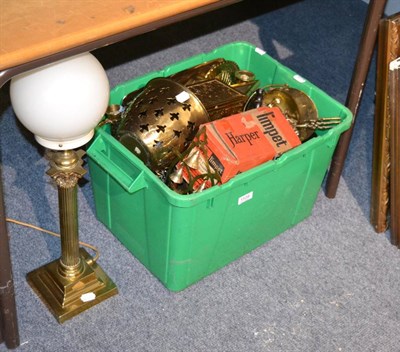 Lot 1109 - A quantity of brass and a Corinthian table lamp