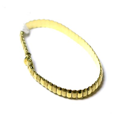 Lot 259 - A 9ct gold bracelet