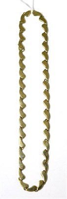 Lot 311 - A 9ct gold fancy necklace