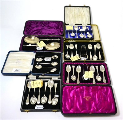 Lot 342 - Five cased sets of silver spoons