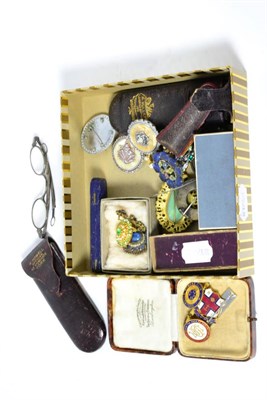 Lot 389 - Assorted items of costume jewellery, vintage spectacles, cased cheroot holder etc