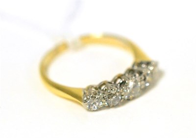 Lot 405 - A diamond five stone ring