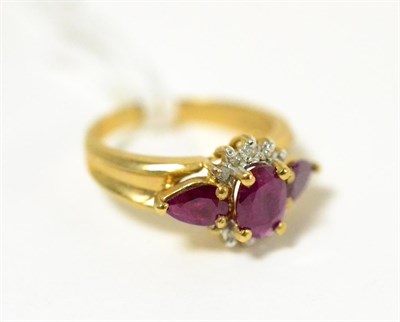 Lot 412 - ~A ruby ring