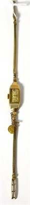 Lot 590 - A lady's 9ct gold wristwatch