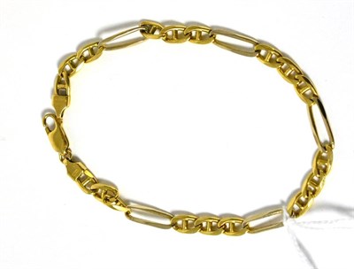 Lot 591 - A figaro link bracelet