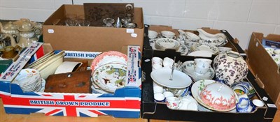 Lot 1033 - A quantity of ceramics including Wedgwood 'Spring Morning' dinnerware's, A Royal Doulton...