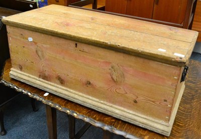 Lot 1154 - A pine blanket box