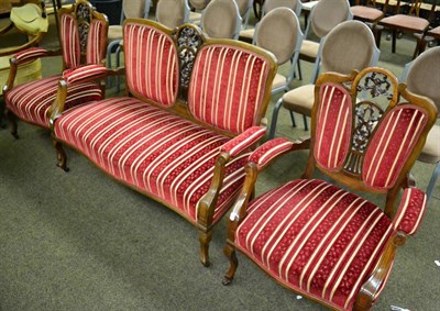 Lot 1374 - A salon suite (three piece)