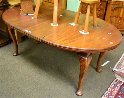 Lot 1406 - A Victorian mahogany extending dining table