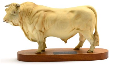 Lot 91 - Beswick Connoisseur Charolais Bull, model No. A2600, satin matt, on wood plinth