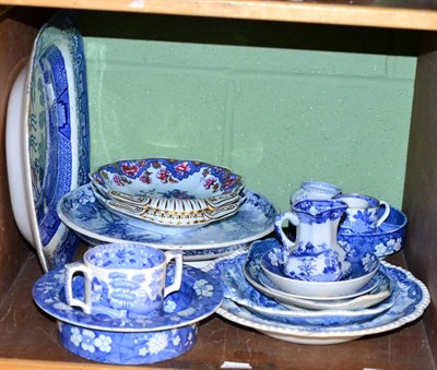 Lot 116 - Kirkstall Abbey cheese stand and other blue and white ceramics