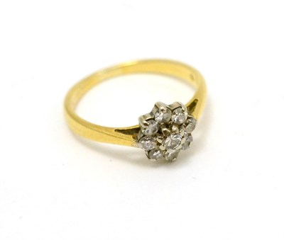 Lot 298 - An 18ct gold diamond cluster ring