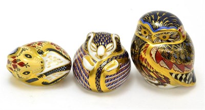 Lot 320 - Royal Crown Derby paperweights dormouse, mouse and owl (3) all gold stoppers