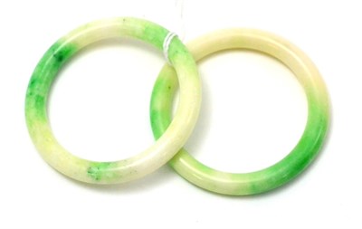 Lot 389 - Two dyed quartzite bangles