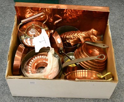 Lot 1072 - A 19th and 20th century copper jelly moulds, pans etc