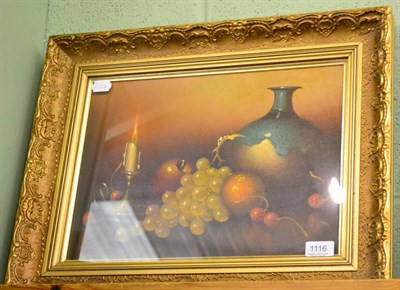 Lot 1116 - A gilt framed still life oil on canvas