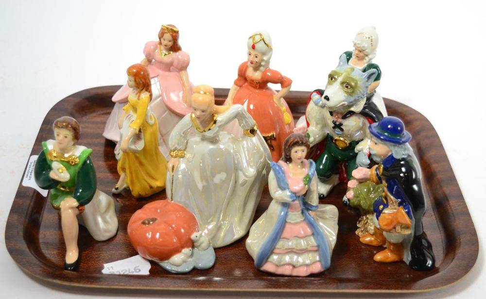 Lot 34 - Wade Cinderella set (Cinderella in rags, Clorinda, Thisbe, Prince Charming, Cinderella ready...