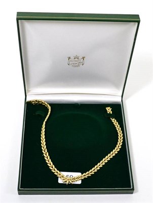 Lot 59 - A 9ct gold floral necklace